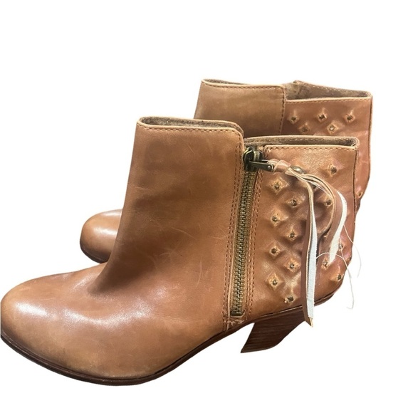Sam Eldelmen Booties - Picture 1 of 5
